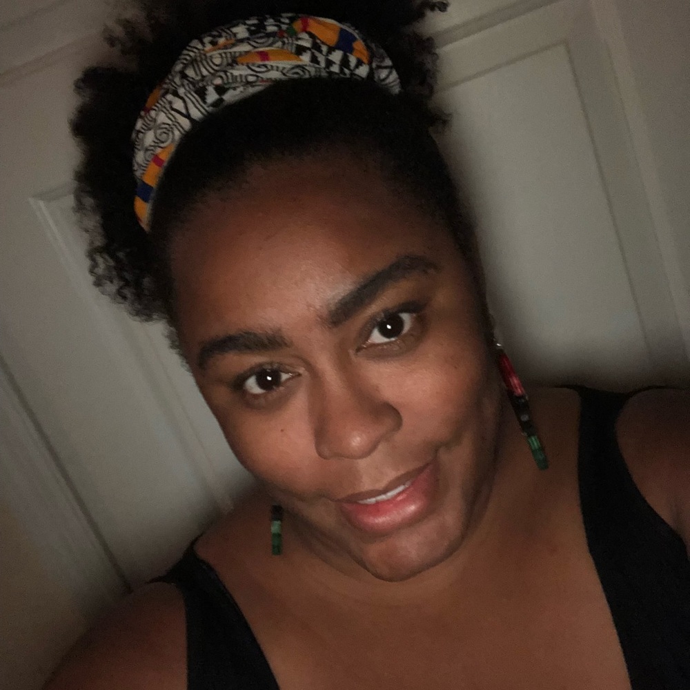 Meet your Posher, Vee